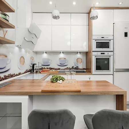 Апартаменти Flat With Views